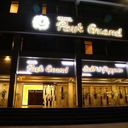 Hotel Park Grand Chandīgarh Extérieur photo