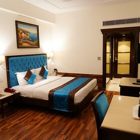 Hotel Park Grand Chandīgarh Extérieur photo