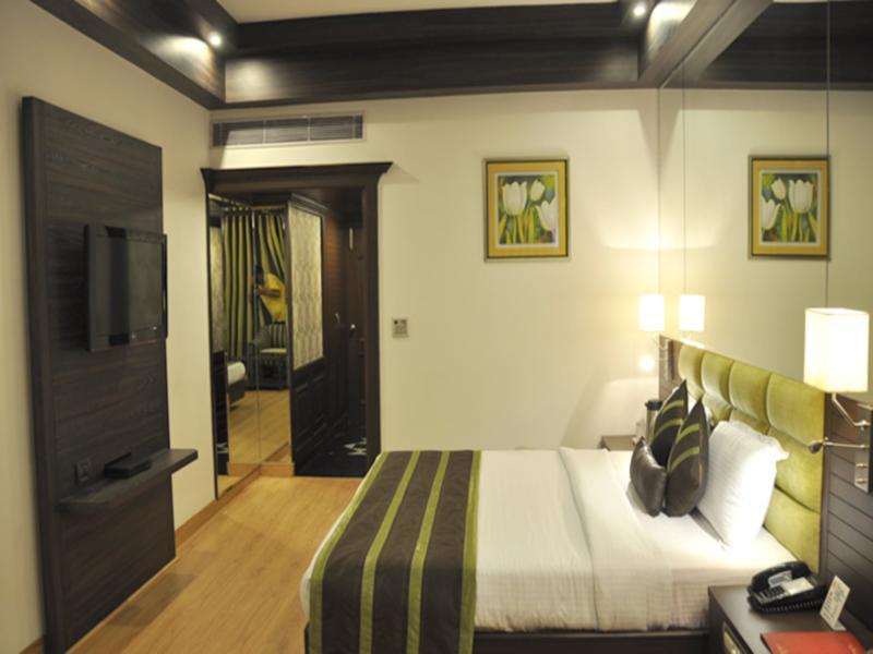 Hotel Park Grand Chandīgarh Extérieur photo