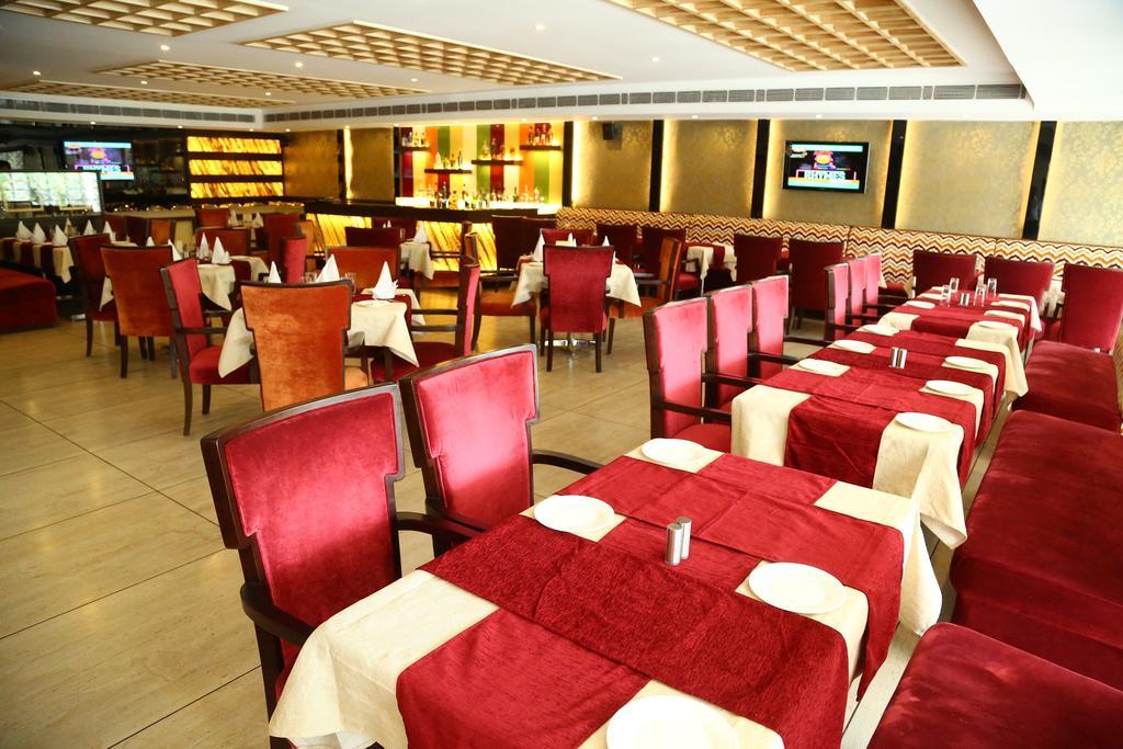 Hotel Park Grand Chandīgarh Extérieur photo