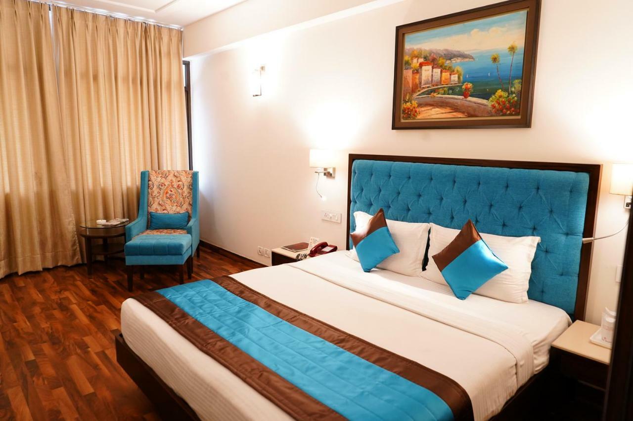 Hotel Park Grand Chandīgarh Extérieur photo