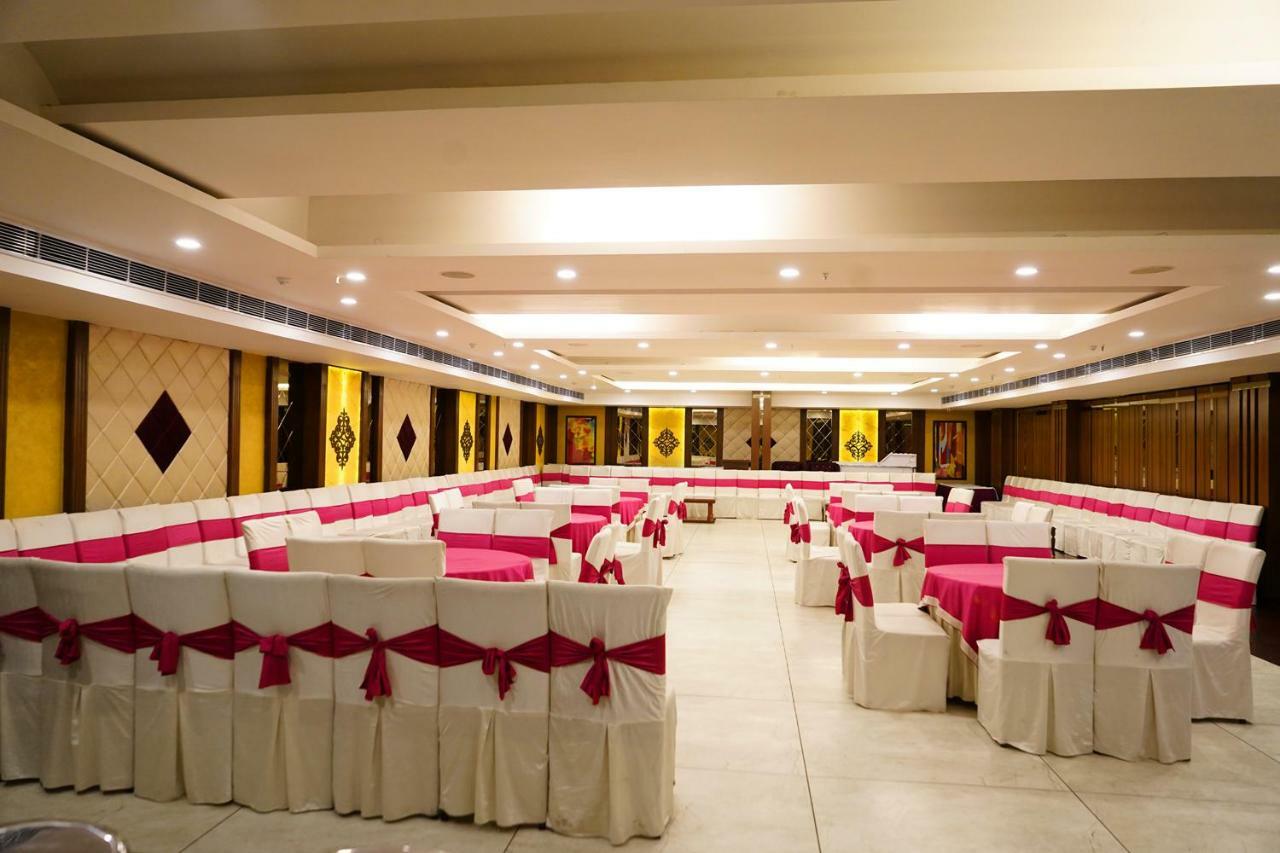 Hotel Park Grand Chandīgarh Extérieur photo